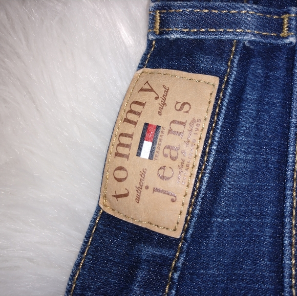 Tommy Jeans cutoff shorts - Picture 3 of 5